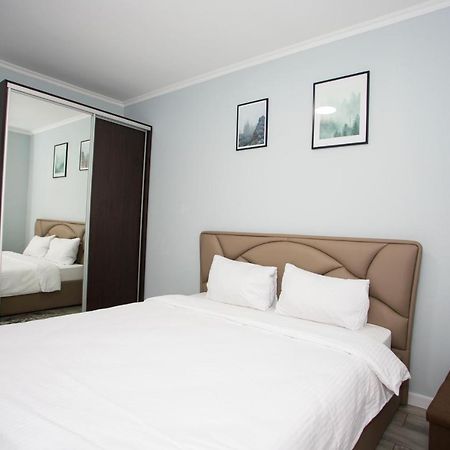 Ferienwohnung Apartament Curat Si Confortabil Str. Ismail 86 In Centrul Chisinaului Exterior foto