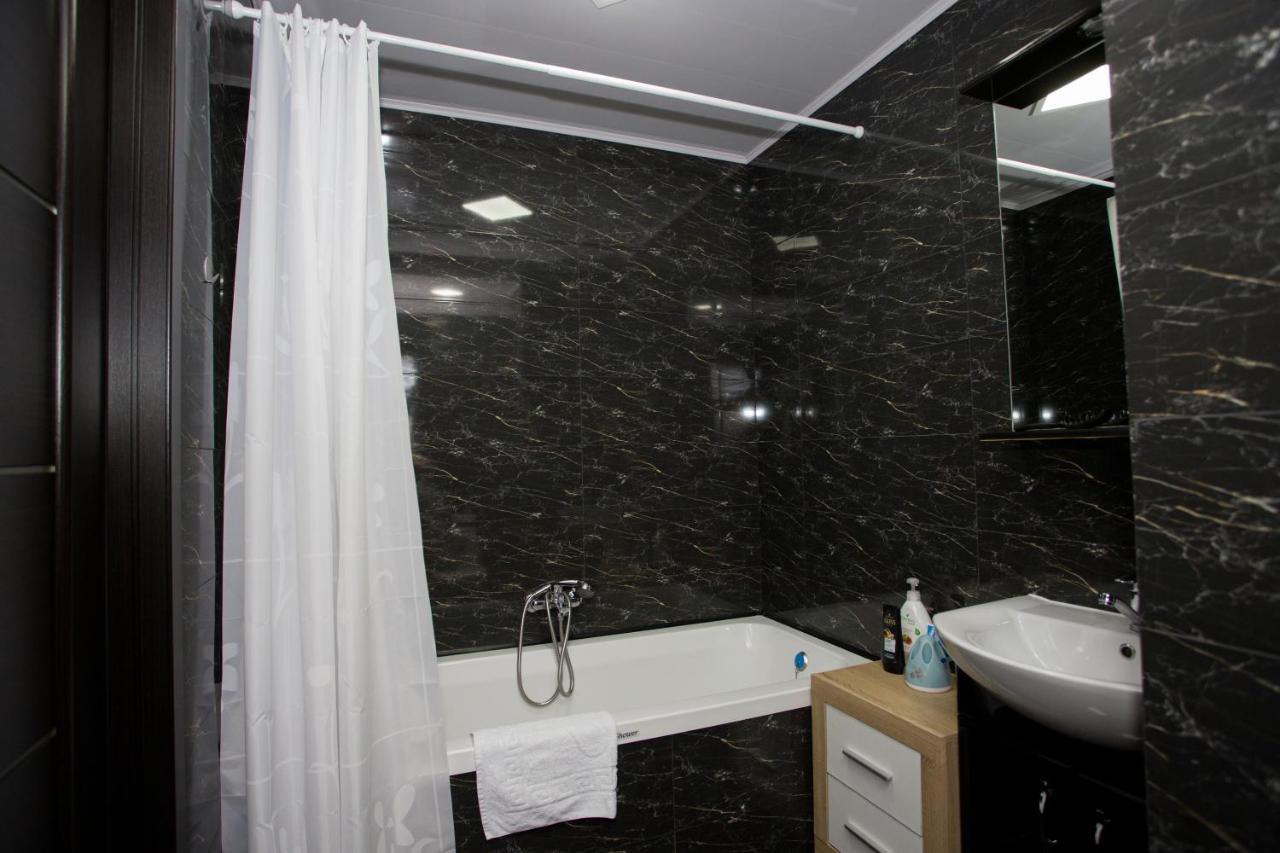 Ferienwohnung Apartament Curat Si Confortabil Str. Ismail 86 In Centrul Chisinaului Exterior foto